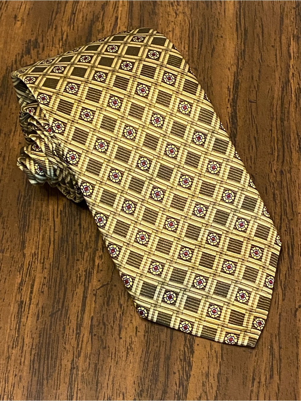 Robert Talbott Classic Men's Gold Patterned Silk Tie W 3” L 61”. Made in USA